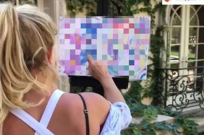 Britney Spears maluje