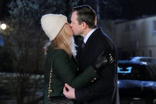 	Barwy szczęścia nowy sezon odcinek 3020. Karolina (Marta Dąbrowska), Bruno (Lesław Żurek)