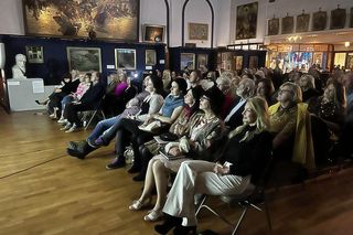 Ikona elegancji i polskiego malarstwa. Jej historia zachwyciła widzów w Chicago