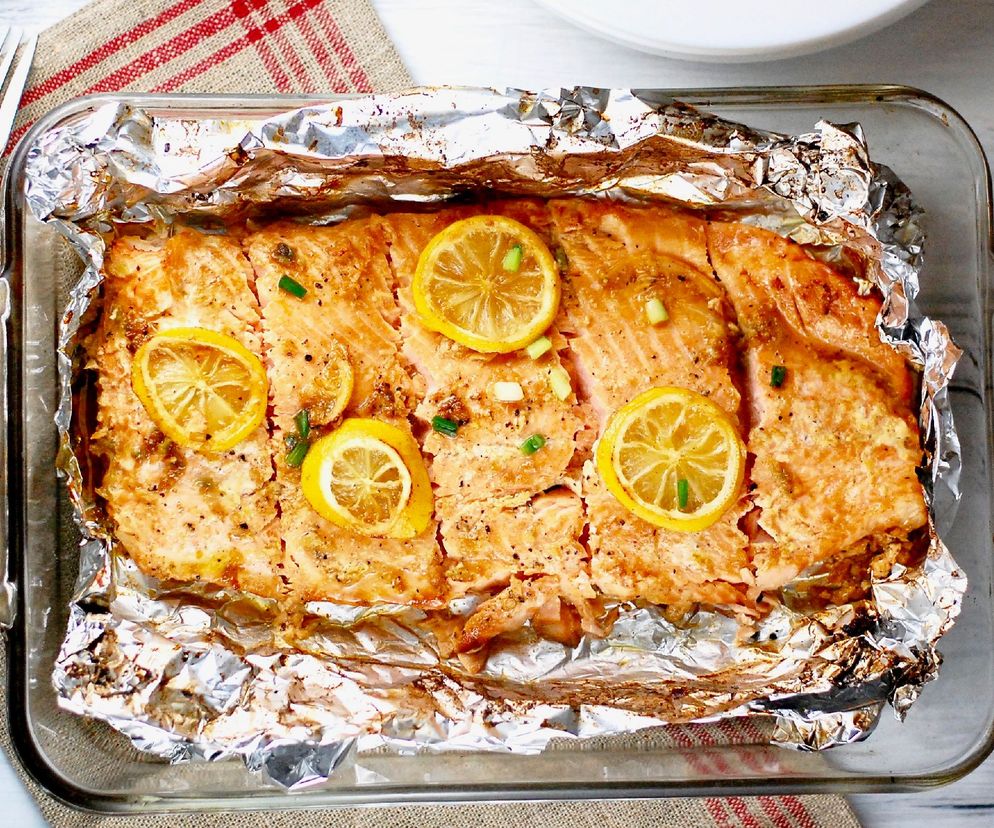 Idealny łosoś z piekarnika – mniej tłusty niż smażony, pełen smaku