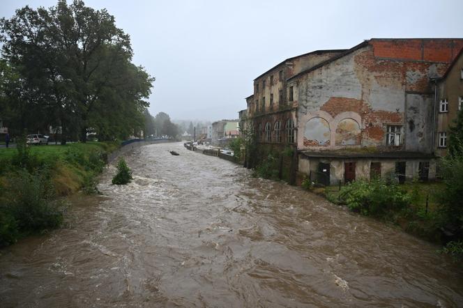 Trwa ewakuacja mieszkańców z Lądka Zdrój