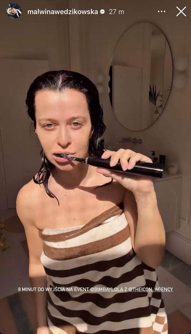 Malwina Wędzikowska w ręczniku i... bez