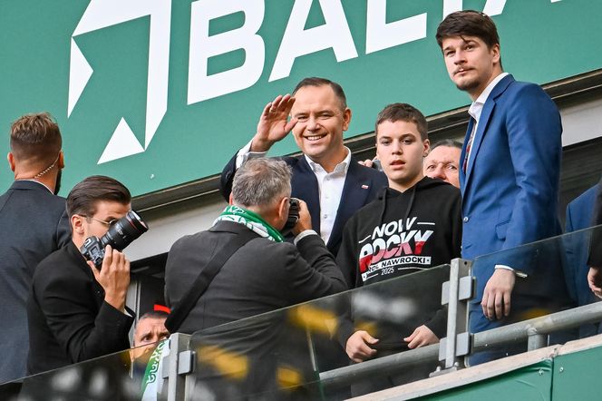 Karol Nawrocki pojawił się na meczu Lechii Gdańsk! Prezydent wywołał poruszenie na trybunach