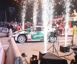 Adam Sroka i Patryk Kielar jadąca samochodem Toyota GR Yaris Rally2 2