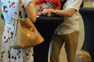 Krzysztof Bosak z rodziną na Targach Książki Vivelo w Warszawie