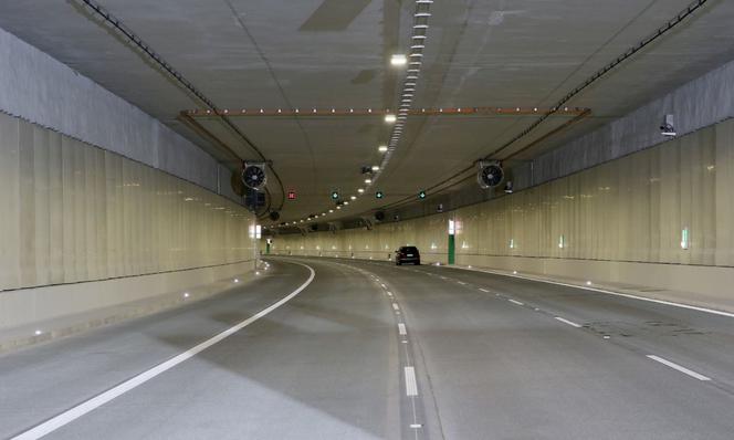 Zderzenie samochodów w tunelu pod Ursynowem. Pierwszy incydent w tunelu POW