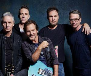 Pearl Jam - znasz dobrze twórczość zespołu? Czy wiesz z których albumów pochodzą te utwory? Rozwiąż quiz!