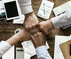 Czterodniowy tydzień pracy coraz bliżej? Ruszyły wielkie testy