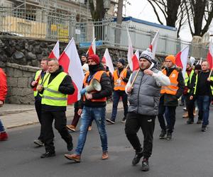 Protest rolników 20 marca w Lublinie. Przeszli ulicami miasta pod LUW