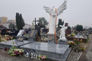 Zrobiliśmy spacer po białostockich nekropoliach. Sprawdź w jakim stanie są nagrobki historycznych postaci [ZDJĘCIA]