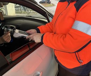 Ostrów. Koniec ery gotówki! Wjazd do szpitala opłacamy już (wreszcie) kartą