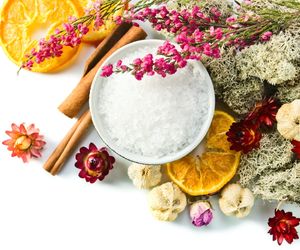 Peeling z soli jest zdrowy i skuteczny. Zalety peelingów solnych