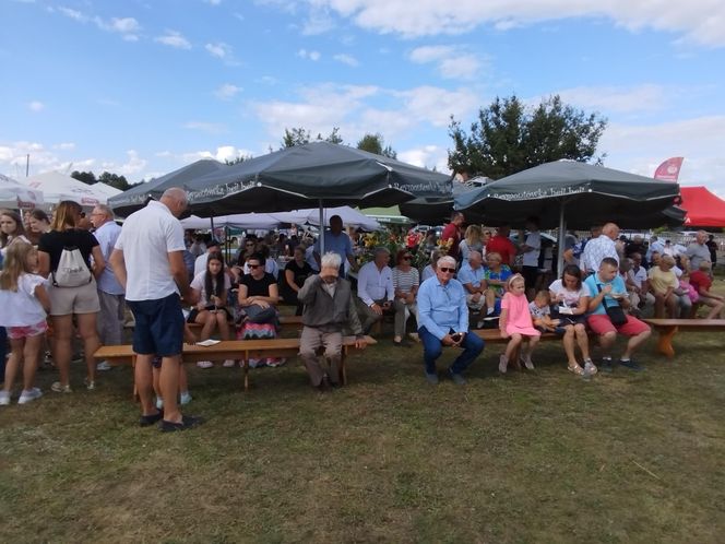 W konkursie na najlepsze pierogi w powiecie Siedleckim w 2025 roku zwyciężył męski zespół KGW „Sami Swoi” z Kotunia! 