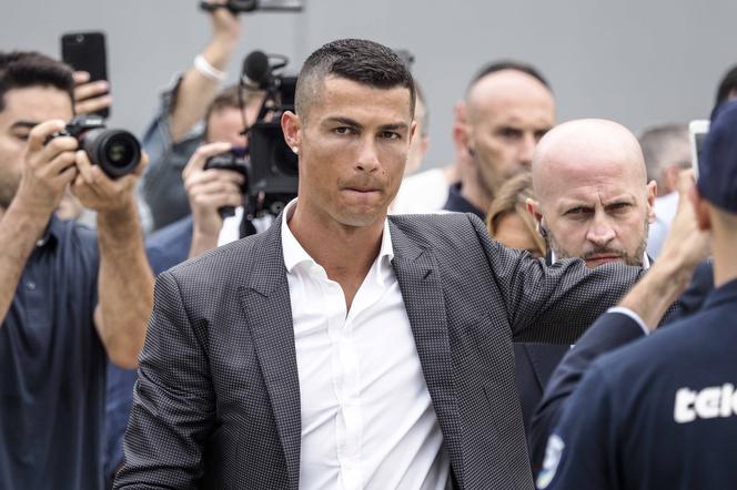 Cristiano Ronaldo - zarobki w Juventusie 2018. Ile zarabia CR7 w nowym klubie?