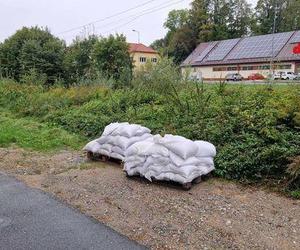 Wielkie ulewy na Dolnym Śląsku. Wojewoda apeluje o robienie zapasów żywności 