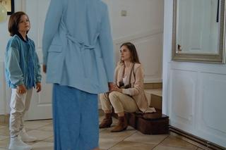 M jak miłość, odcinek 1678: Franka (Dominika Kachlik), Adam (Liam Culbreth), Marta Lewicka (Natalia Sikora)