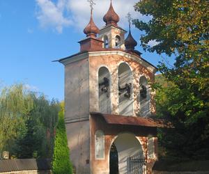 To jedna z najpiękniejszych małopolskich wsi. Kiedyś wydobywano w niej ropę naftową