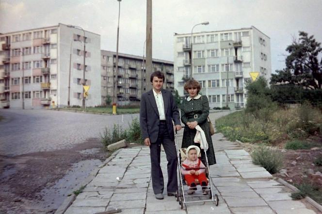 Rodzinny album Bajerów. W tle dawne Starachowice