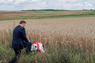 Andrzej Duda oddał hołd ofiarom rzezi wołyńskiej [ZDJĘCIA]