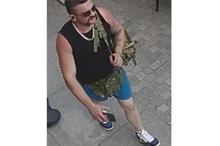 Mężczyzna z wojskowym plecakiem i tatuażami poszukiwany przez policję. Opublikowali zdjęcia