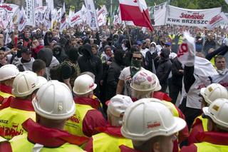 Górnicy jadą do Warszawy. Będą protestowali przed kancelarią premiera. To ma być wielka manifestacja