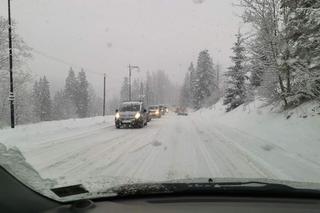 Dachowania, kolizje, wypadki, sparaliżowane drogi. Na Podhalu trwa zimowy armagedon!