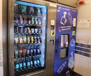 Automaty z napojami i przekąskami w PKP Intercity. Nowość w podróży