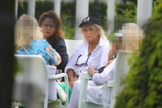 Ewa Kasprzyk pokazuje brzuszek jak młódka 