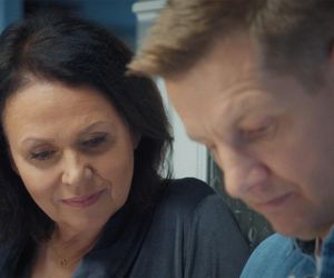 M jak miłość, odcinek 1848: Marysia (Małgorzata Pieńkowska), Paweł (Rafał Mroczek) 