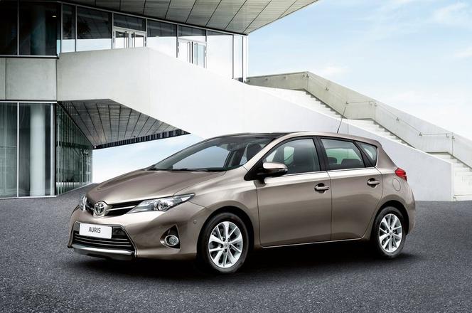 Miejsce 10. ex aequo Toyota Auris - w czerwcu zarejestrowano 213 eg­zem­pla­rzy