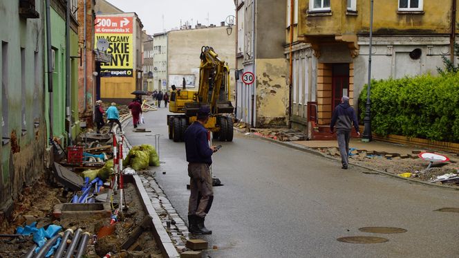 W Głuchołazach sceneria jak z czasów wojny. Mieszkańcy: „Chleba nam potrzeba” 