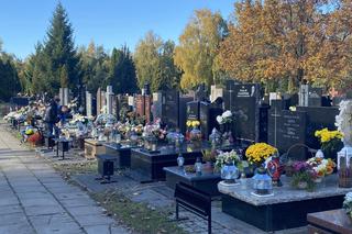 Tak wyglądają przygotowania do Wszystkich Świętych w Warszawie. Zobacz zdjęcia