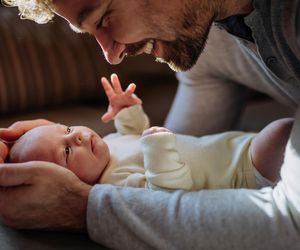 Jak mężczyzna staje się ojcem? Tak zmienia się jego ciało