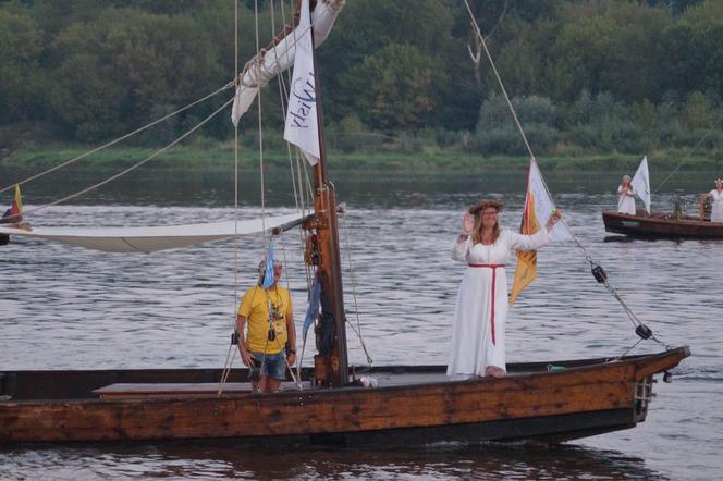 Festiwal Wisły 2023 w Bydgoszczy. Tak było na paradzie łodzi [ZDJĘCIA]