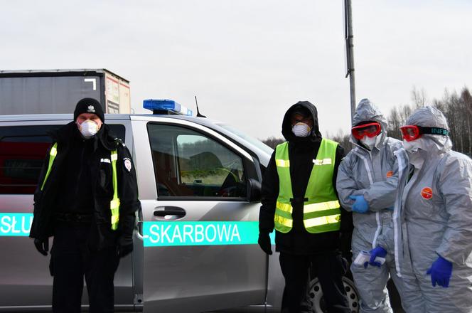 Koronawirus na Podlasiu: Celnicy skontrolowali blisko 10 tys. kierowców