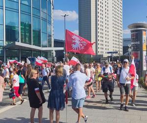 80. rocznica wybuchu Powstania Warszawskiego. 80. rocznica Powstania Warszawskiego. Godzina W w Warszawie. Tak mieszkańcy oddali hołd bohaterom