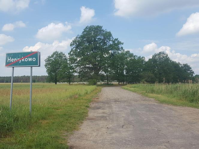 Dyskusyjna poprawa drogi do schroniska w Henrykowie