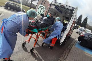 Włoski lekarz o koronawirusie: Dosłownie wybuchła wojna, sytuacja jest dramatyczna