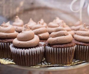 Zrób to w 15 minut! Babeczki mocha z air fryera, które pachną jak poranna kawa