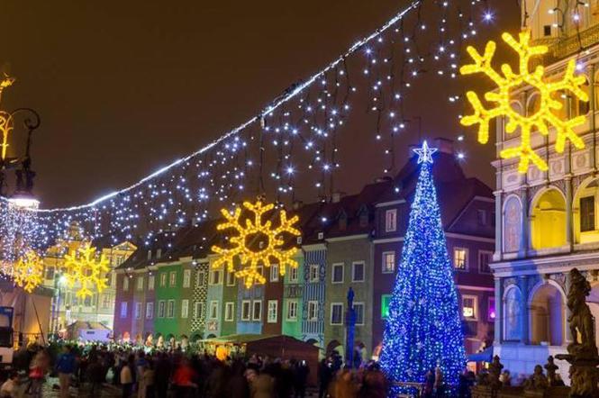 Trudno wyobrazić sobie święta w Poznaniu bez świątecznych lampek na Starym Rynku.