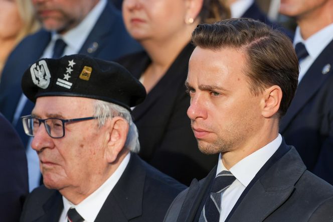 81. rocznica Powstania Warszawskiego. Uroczysta msza święta na pl. Krasińskich