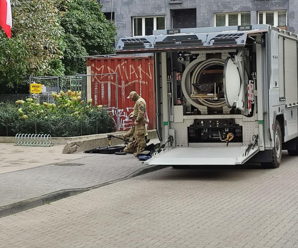 Bomba w banku. Na miejscu policjanci i anterroryści. Co tam się stało?