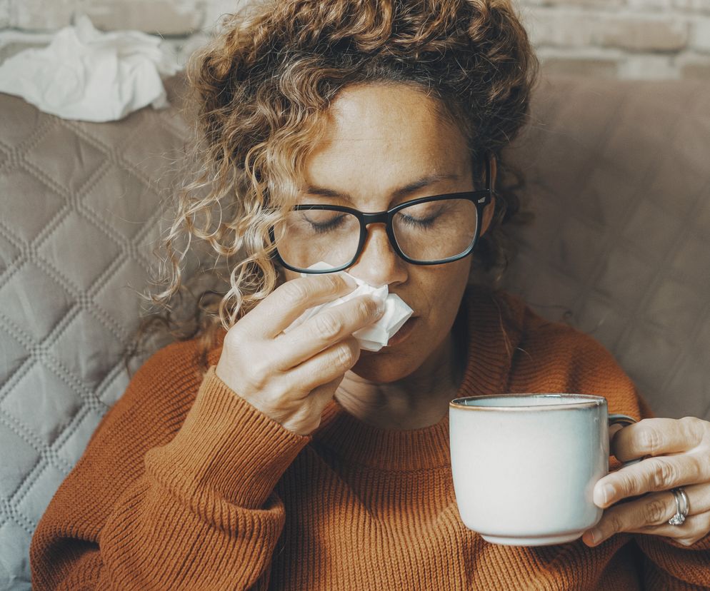 Mleko baziowe piły już nasze babcie. Wystarczą dwa składniki, by zwalczyć przeziębienie