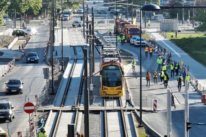 Pierwszy tramwaj testowo pojechał na Stegny