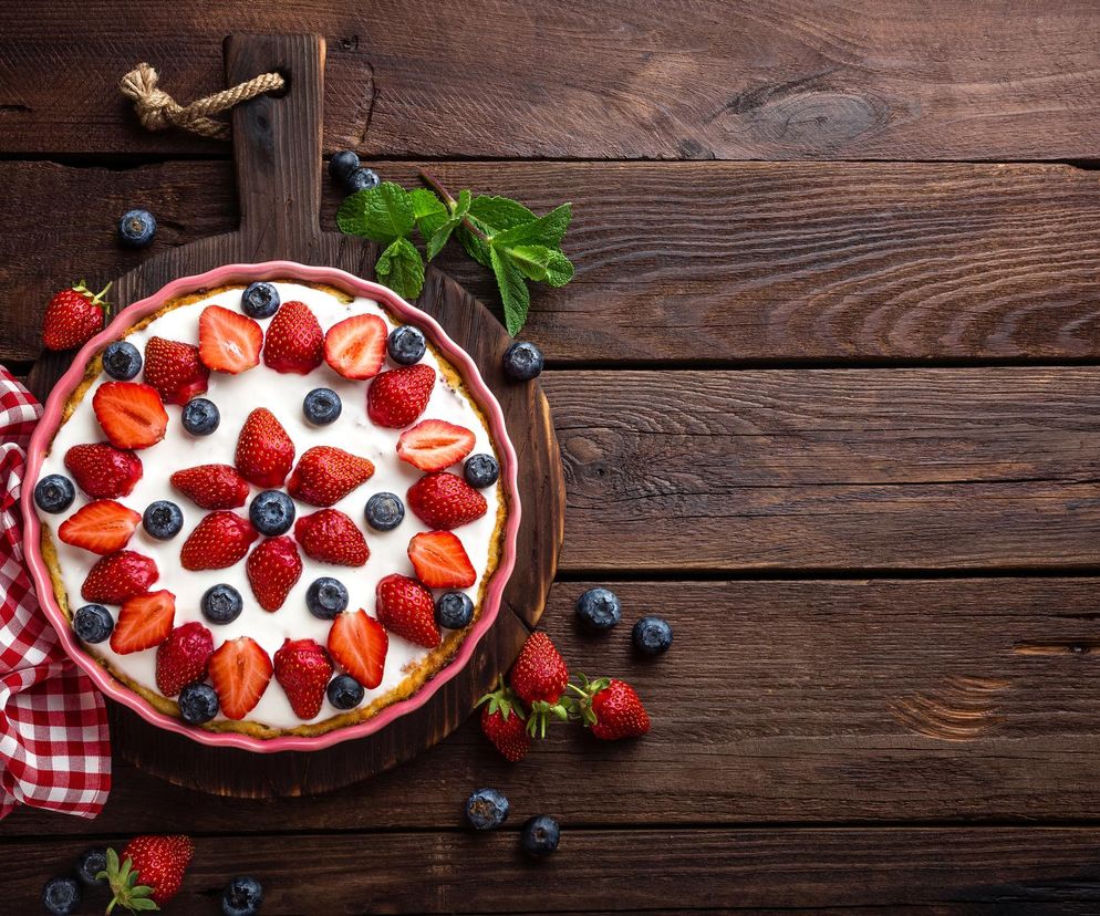 Pyszna kremowa tarta idealna na lato. Lekka i orzeźwiająca