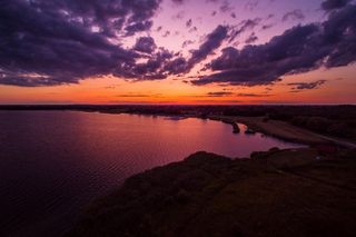 To jedno z najczystszych jezior w Polsce. Jest idealne na wypad w majówkę