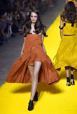 Polskie modelki na wybiegu - Paryski Tydzień Mody. Zuzanna Bijoch