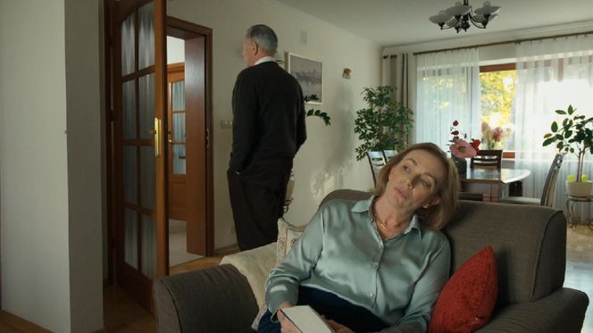 Barwy szczęścia, odcinek 3153. Henryk (Zbigniew Suszyński), Wanda (Maja Barełkowska)