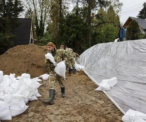 Fala kulminacyjna dociera do stolicy! Orban zapewnia, że wszystko pod kontrolą