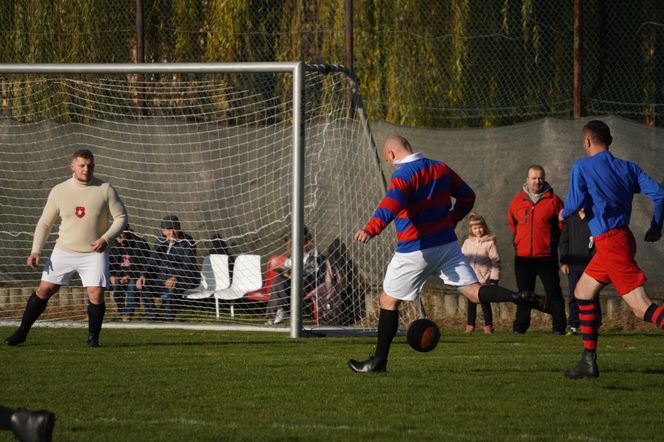 Retro mecz pod Wawelem. Wisła Kraków po 100 latach pokonała Pogoń Lwów